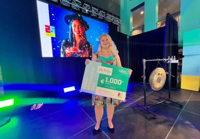 Emily Gruben met haar podcast 2e bij Afstudeerprijs 2023, Anneloes Bonvanie runner-up bij Saxion Ondernemers Award