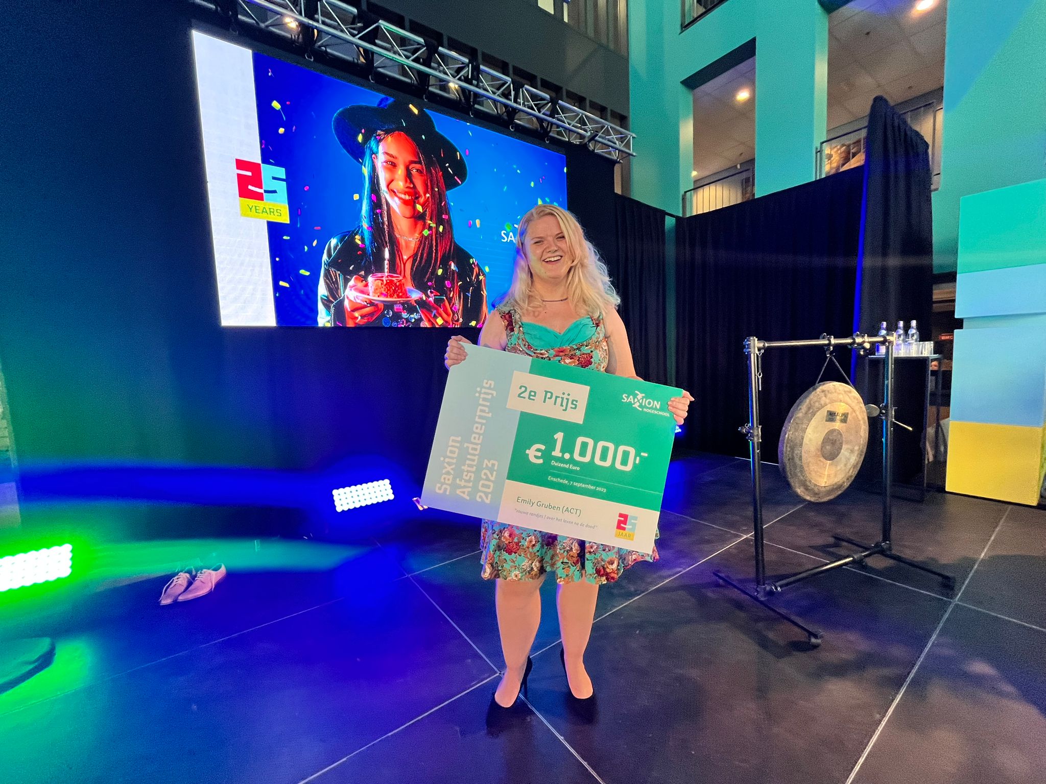 Emily Gruben met haar podcast 2e bij Afstudeerprijs 2023, Anneloes Bonvanie runner-up bij Saxion Ondernemers Award