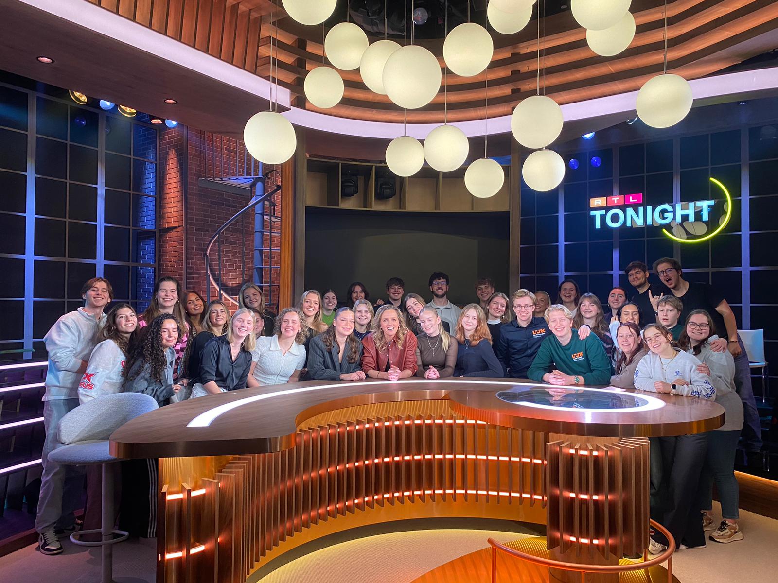 Studievereniging LiNK te zien in het publiek bij RTL Tonight